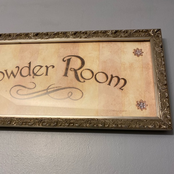 Powder room - Picture 2 of 5